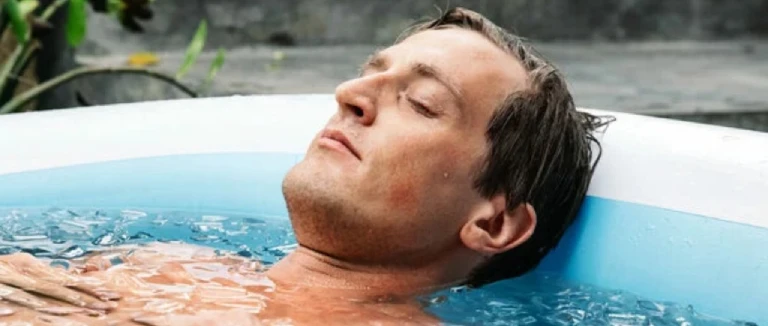 5 Powerful Ice Bath Benefits for Recovery 2 Ice Bath
