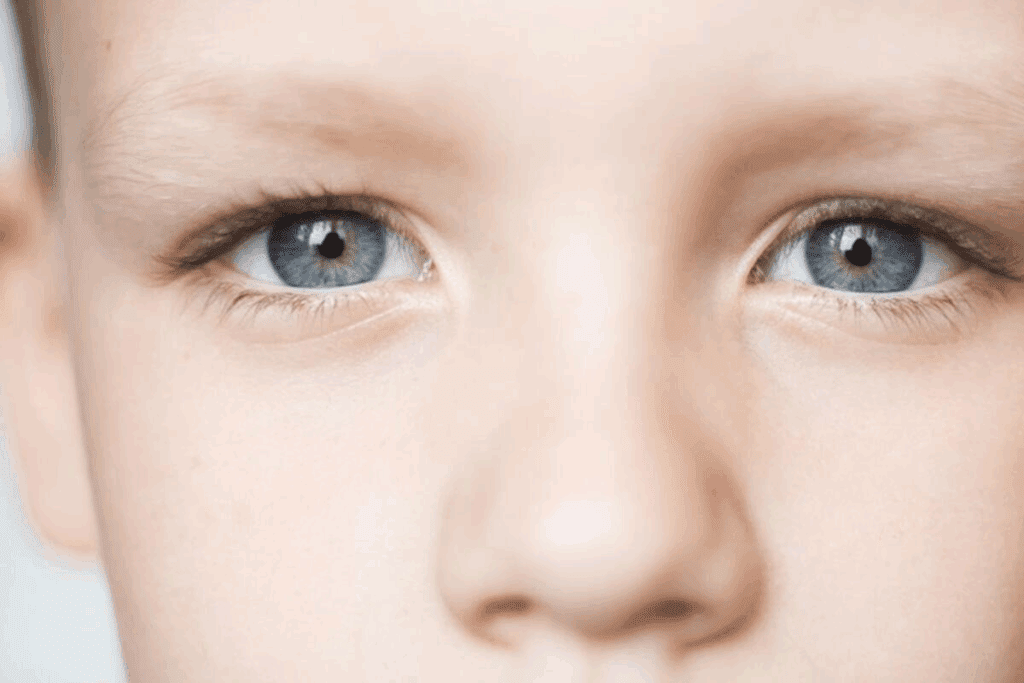 Clot in eye: How to Remove It (A Simple Guide)