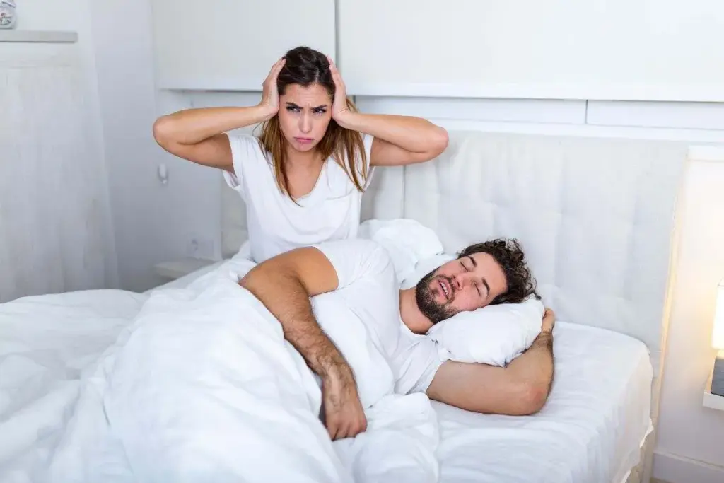 Will a humidifier help with snoring? 3 Will a humidifier help with snoring?