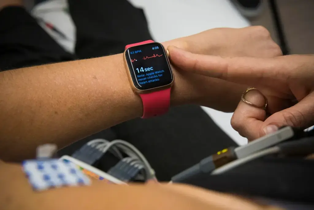 ECG Apple Watch: Best Accuracy Insights 2 ECG Apple Watch: Best Accuracy Insights